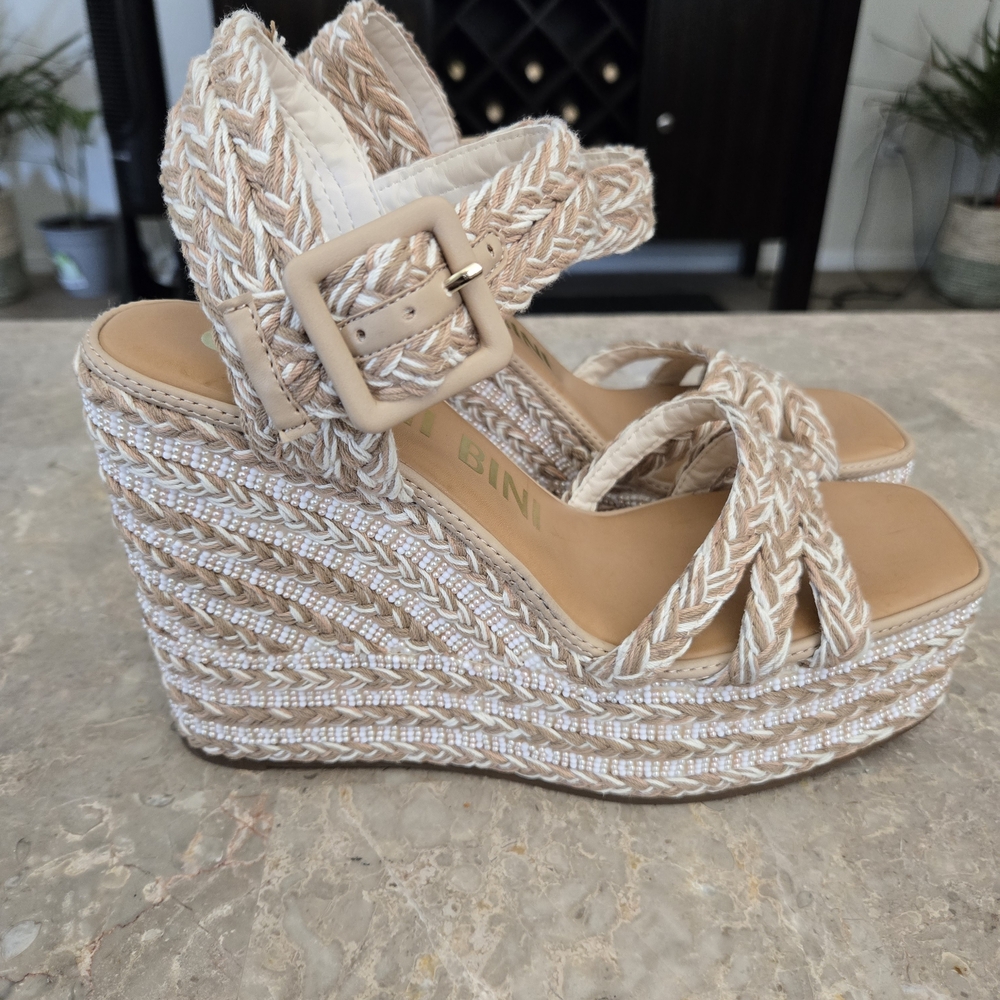 Gianni Bini Santi woven beaded strappy wedge platform sandals.  Size 9.5